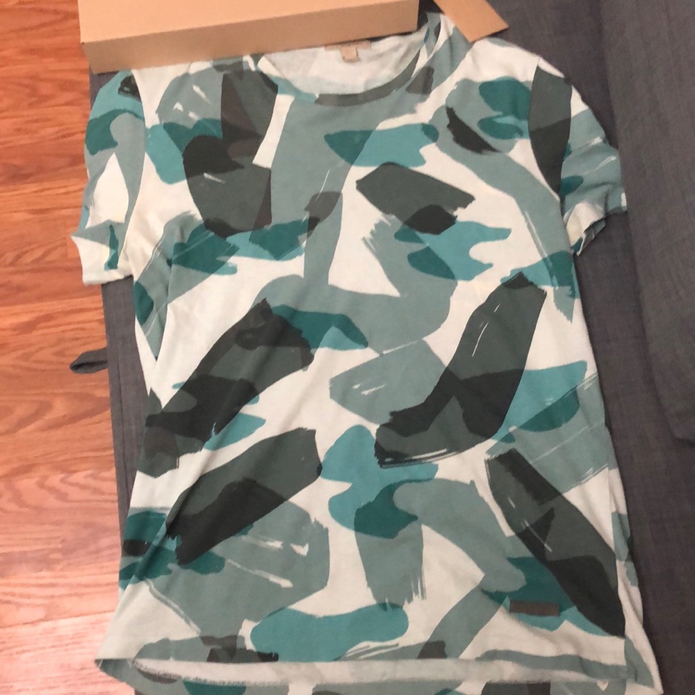 Burberry mens T shirt